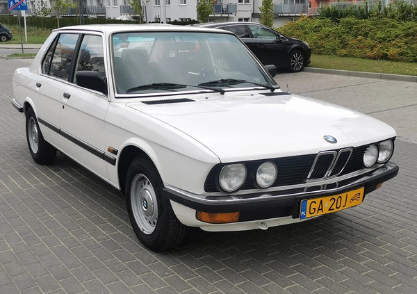 BMW Seria 5 cena 52900 przebieg: 128447, rok produkcji 1983 z Gdynia małe 742